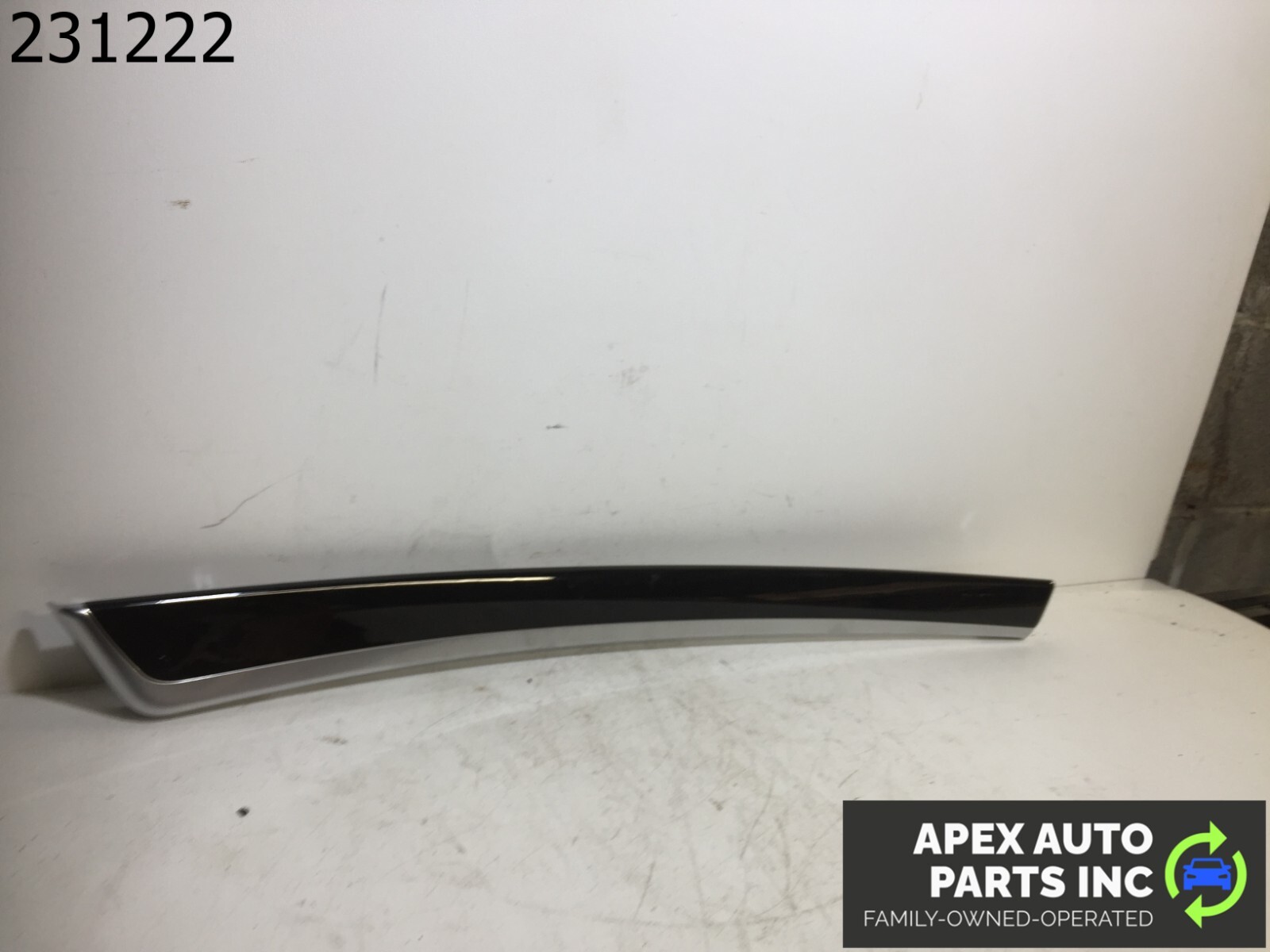 OEM 2011 BMW 550i Front Left Door Trim 7225552 - Image 3