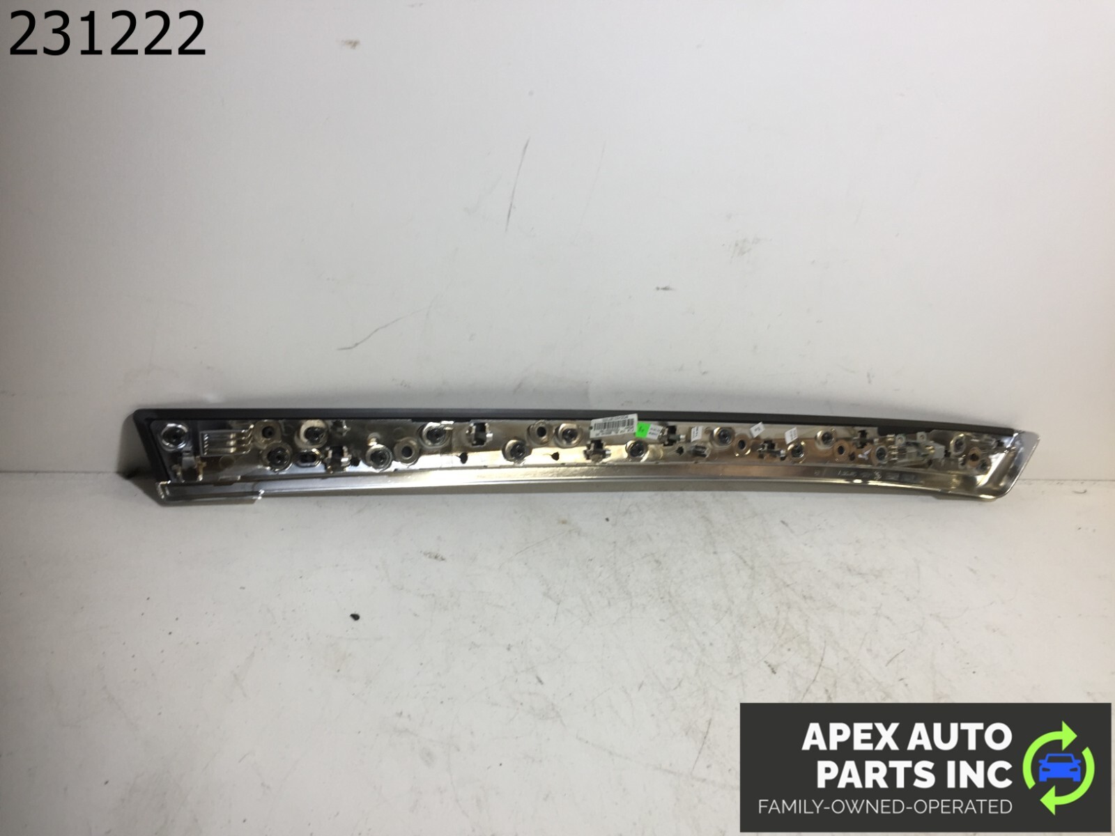 OEM 2011 BMW 550i Front Left Door Trim 7225552 - Image 6