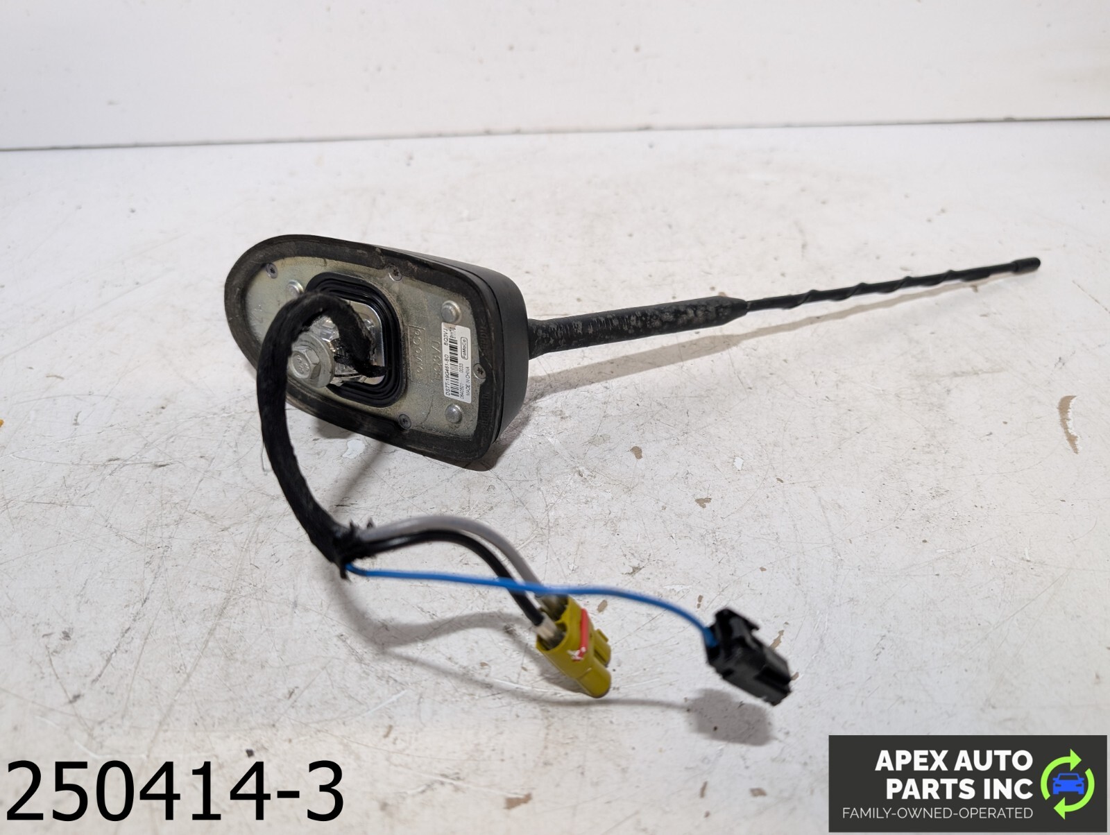 OEM 2013-2016 Ford Fusion 1.6L Radio Antenna Mast Assembly - Image 5