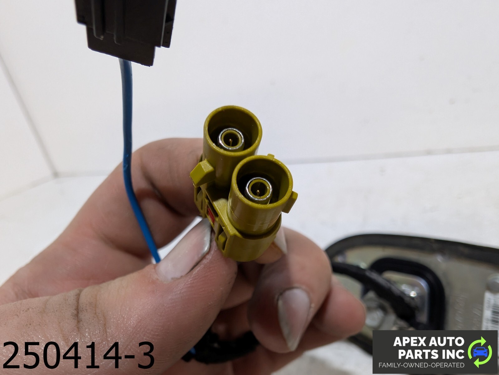 OEM 2013-2016 Ford Fusion 1.6L Radio Antenna Mast Assembly - Image 9