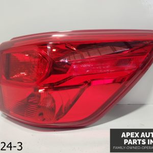 OEM 2017-2020 Nissan Pathfinder REAR RH PASSENGER SIDE OUTER TAILLIGHT LIGHT