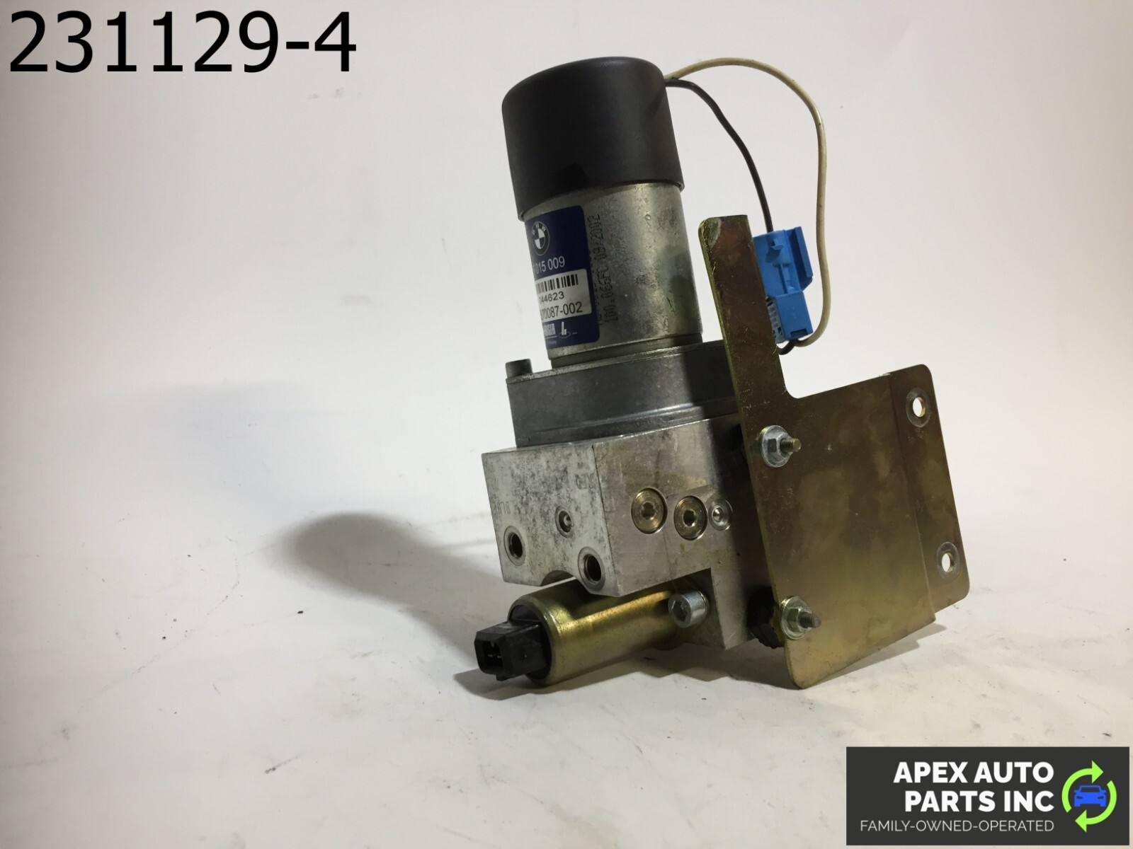 OEM BMW 745Li 2003 TRUNK LID HYDRAULIC LOCKING PUMP OEM - Image 6