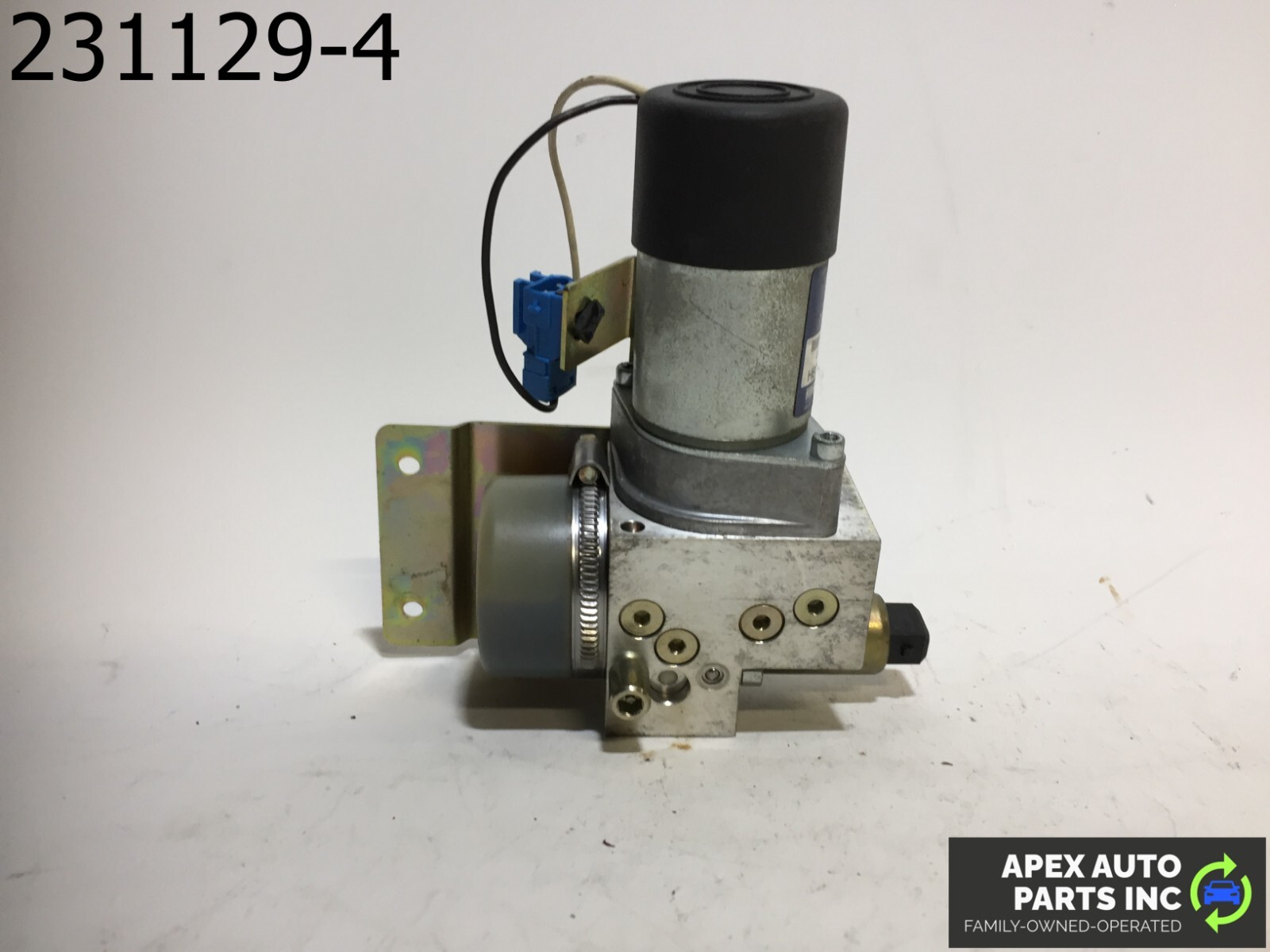 OEM BMW 745Li 2003 TRUNK LID HYDRAULIC LOCKING PUMP OEM