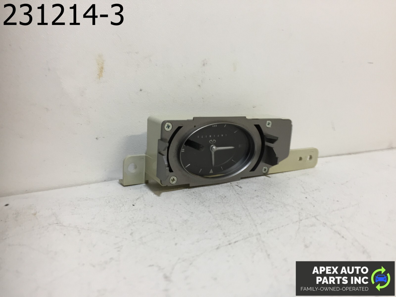 OEM Infiniti G35 2004 Center Dash Analog Clock Silver 25810 AM610 1131 - Image 3