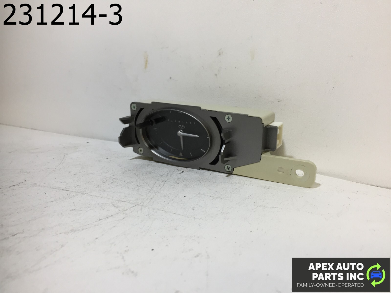 OEM Infiniti G35 2004 Center Dash Analog Clock Silver 25810 AM610 1131 - Image 4