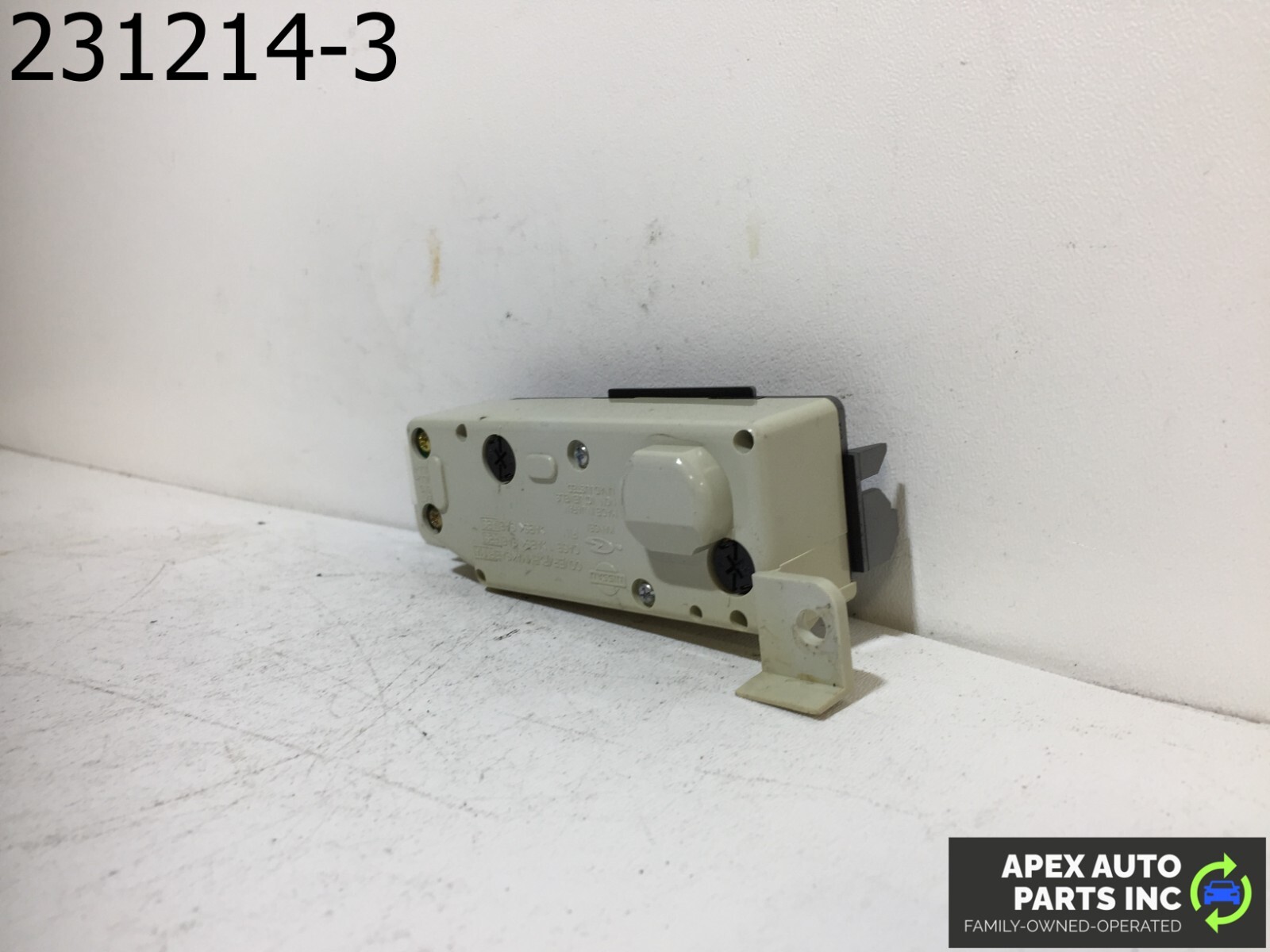 OEM Infiniti G35 2004 Center Dash Analog Clock Silver 25810 AM610 1131 - Image 7