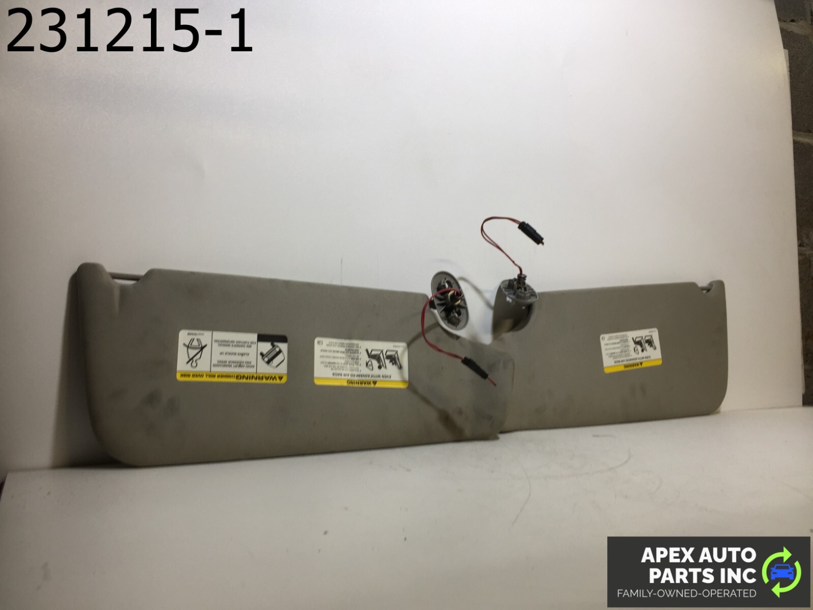 OEM Jeep Commander 2006 Sun Visor Set Mirror + Screws : Driver/Passenger Beige - Image 3