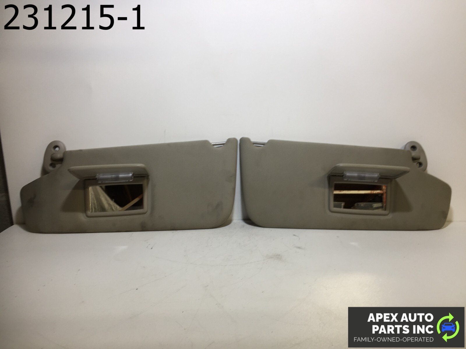 OEM Jeep Commander 2006 Sun Visor Set Mirror + Screws : Driver/Passenger Beige - Image 7