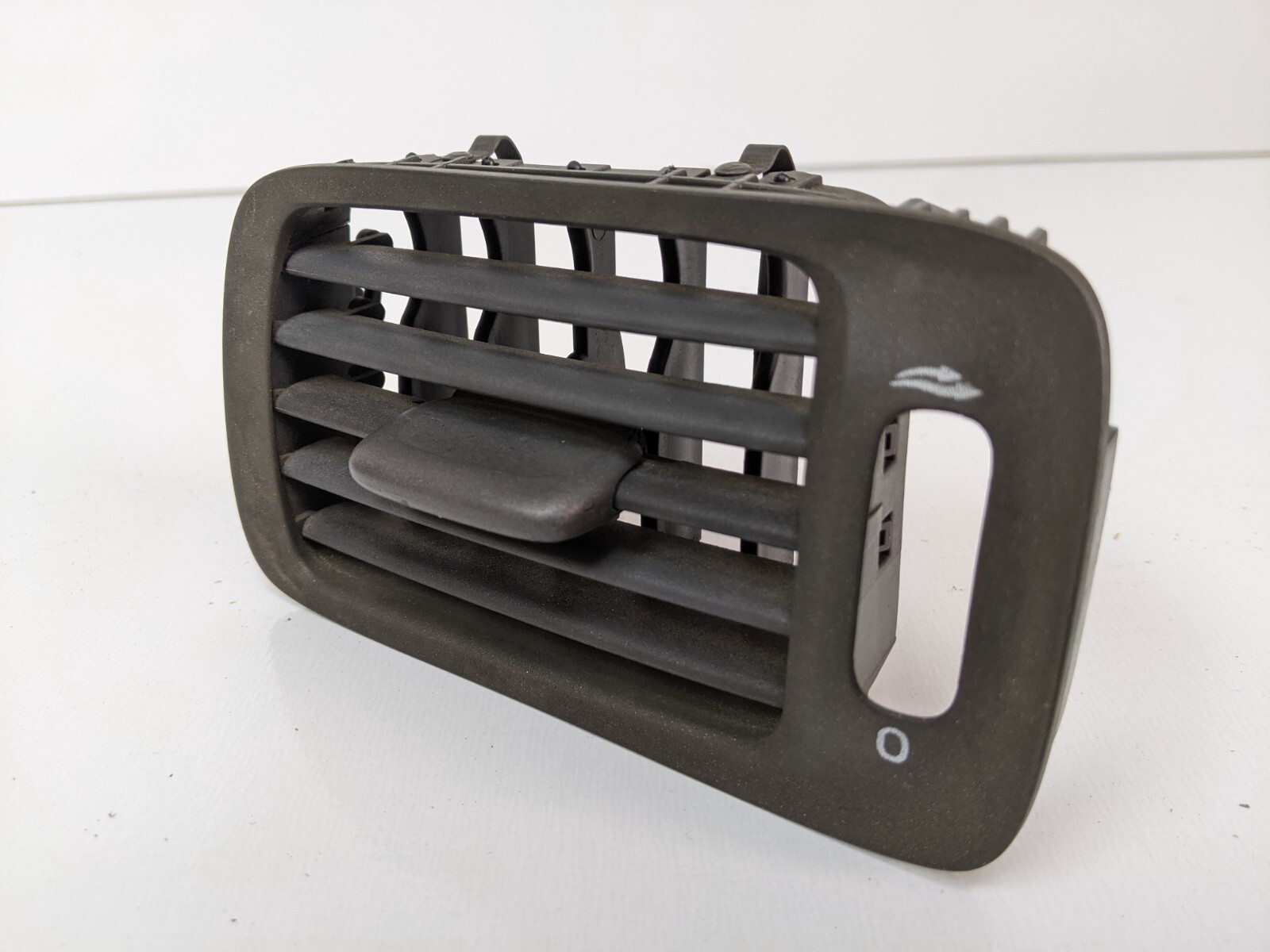 OEM Volvo S70 V70 V70 XC 2000 Dashboard Side Air Vent Grill Trim 9481652 - Image 4