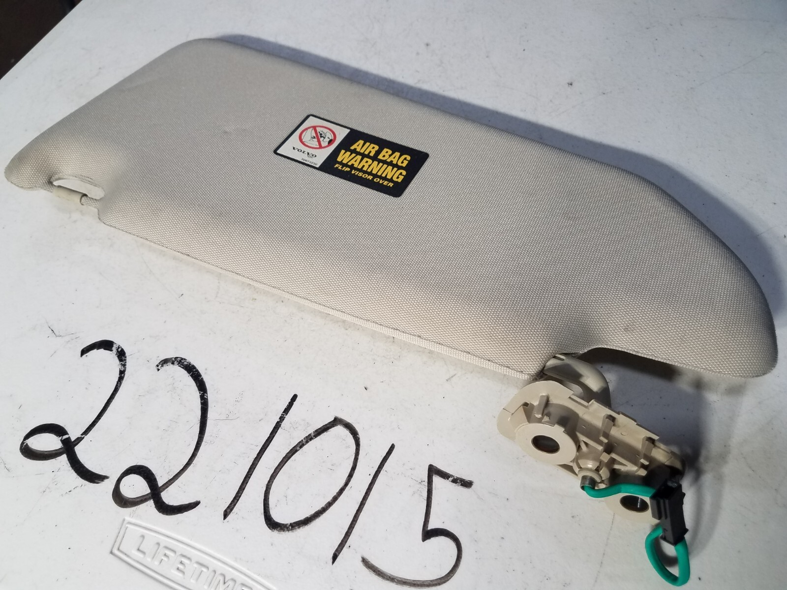 VOLVO XC90 2003-2006 OEM Passenger Side RH SUN VISOR SHADE Gray Lighted Sunvisor - Image 3