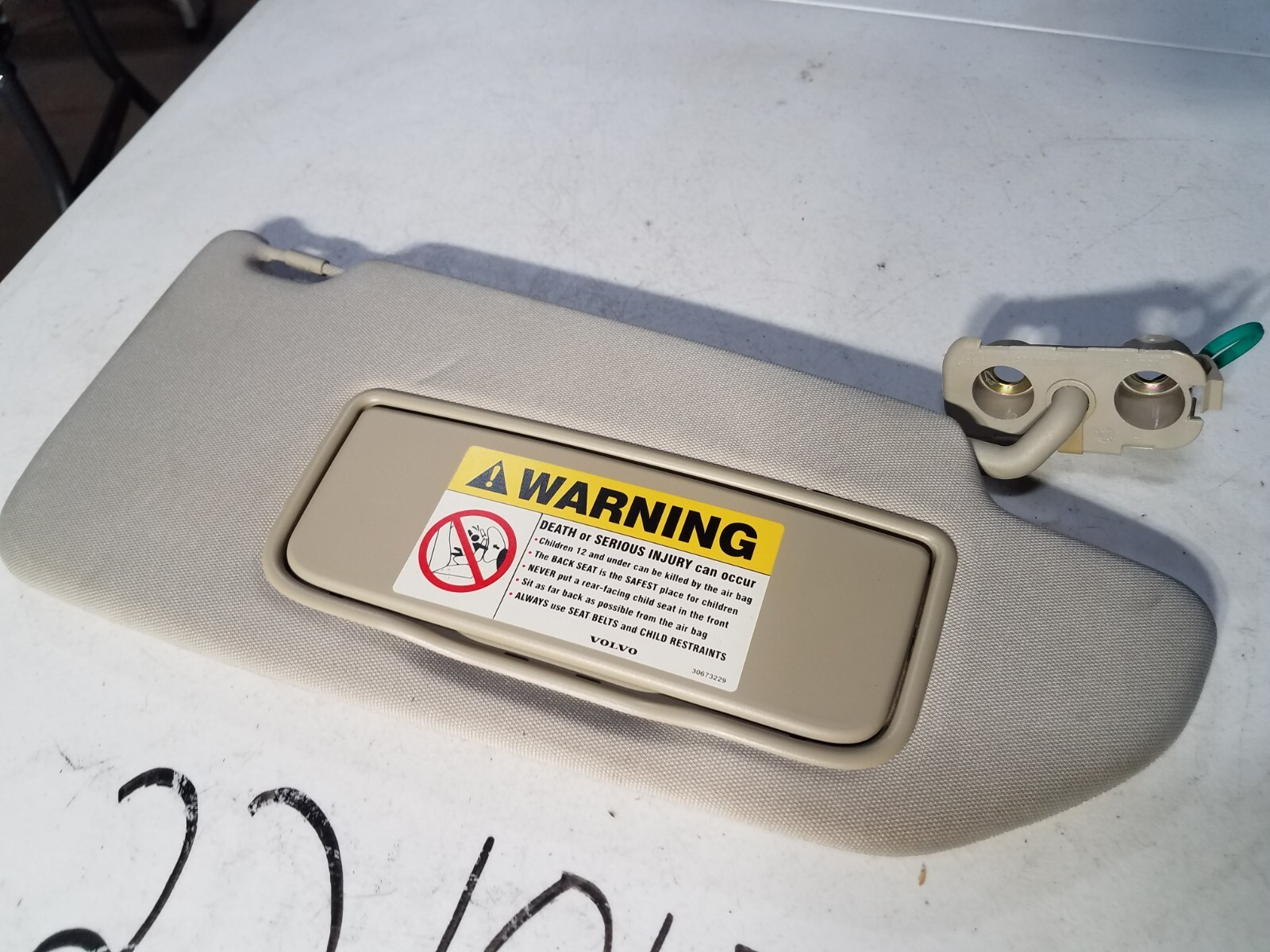 VOLVO XC90 2003-2006 OEM Passenger Side RH SUN VISOR SHADE Gray Lighted Sunvisor - Image 6