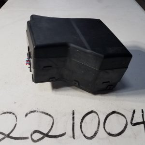 2000 01 02 VOLVO S40 V40 UNDER HOOD ENGINE BAY FUSE BOX AND COVER FACTORY OEM