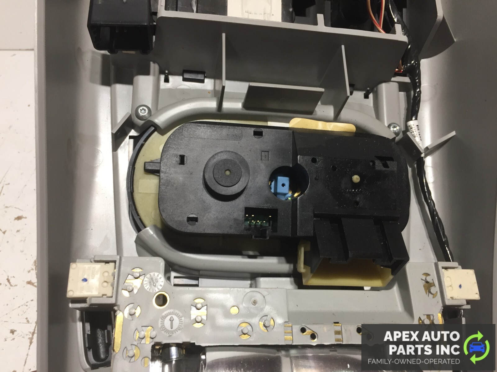 2002-2005 Ford Explorer OEM Dome Light Rear Climate & Switches 02 03 04 05 - Image 9