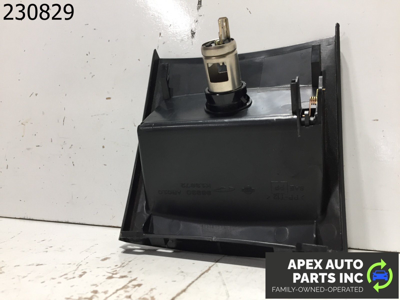 2002-2006 INFINITI Q45 OEM CENTER CONSOLE CIGARETTE LIGHTER - Image 8