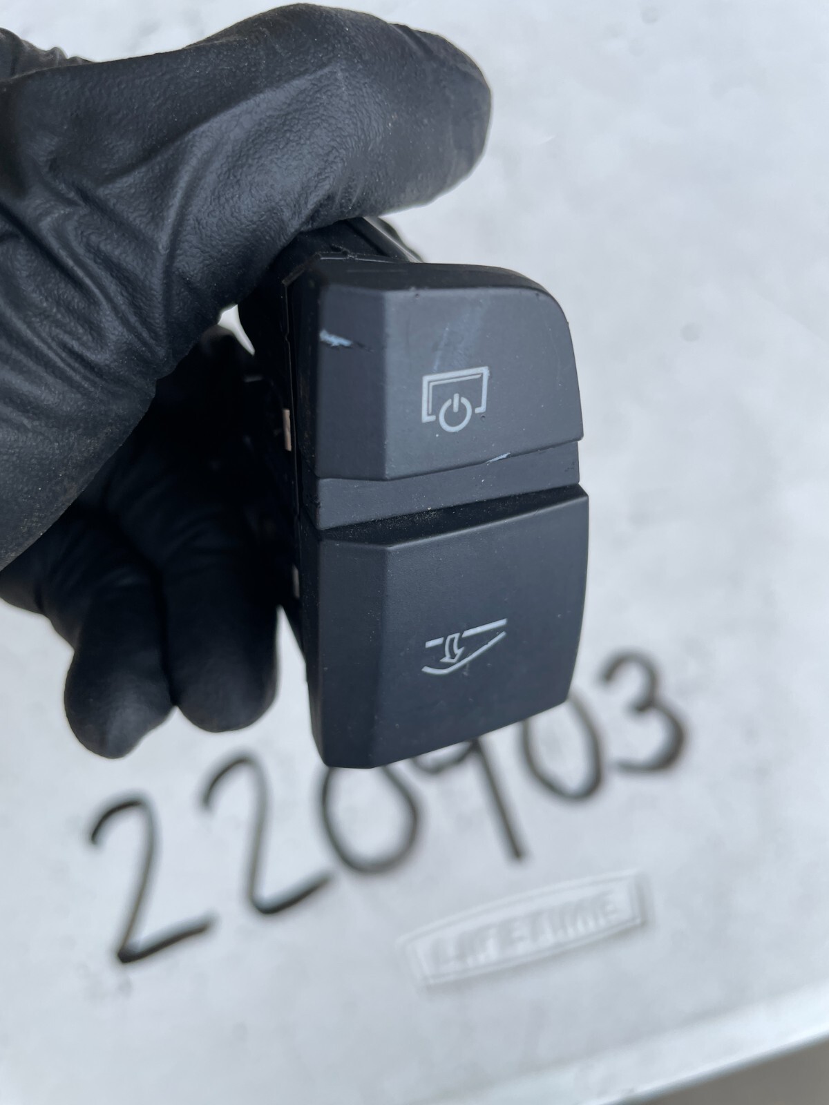 2007 - 2009 AUDI Q7 4L GLOVE BOX DISPLAY SCREEN LCD POWER SWITCH 4L1927227 OEM - Image 3