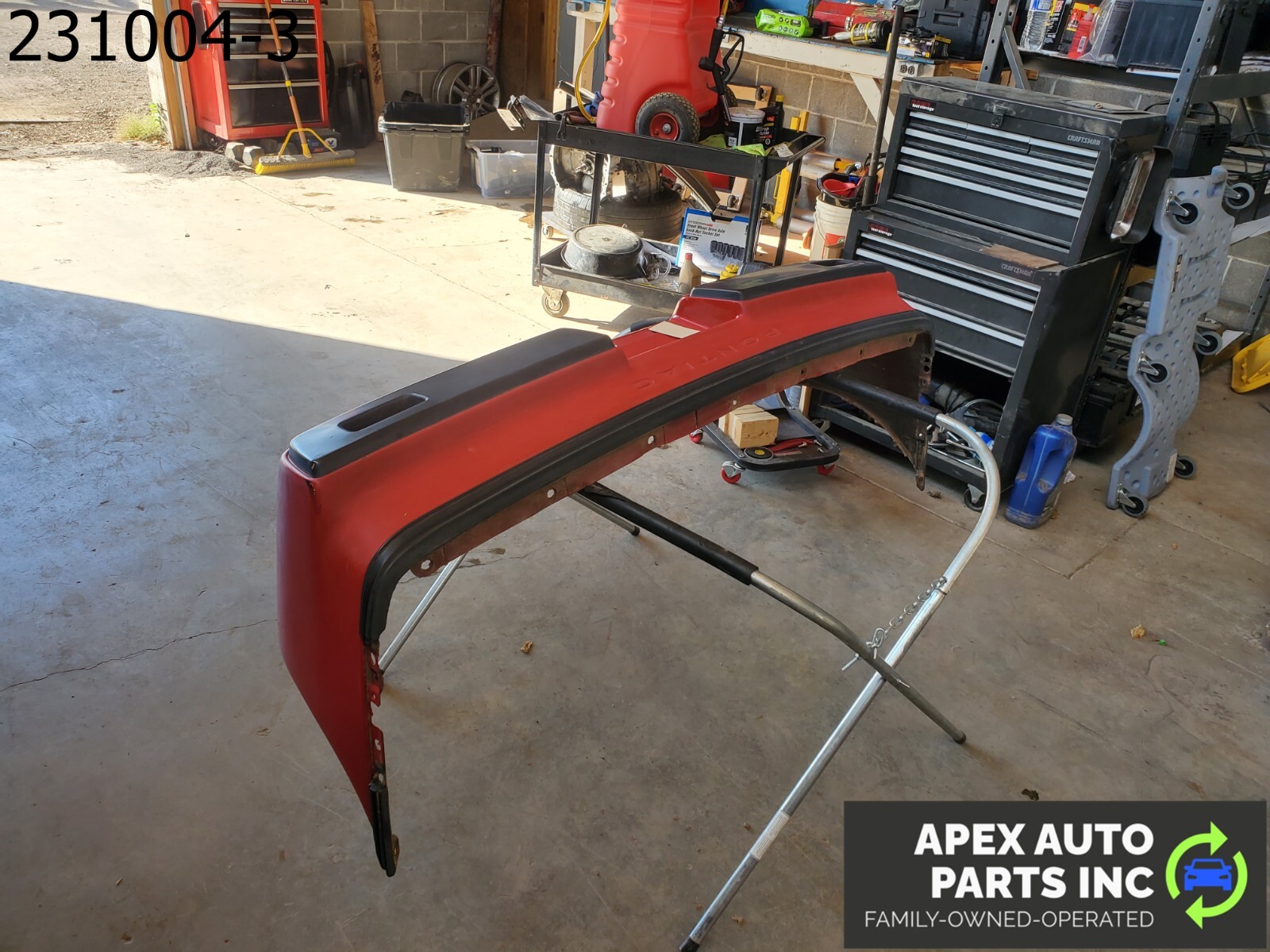 *LOCAL PICKUP* OEM 1984 Pontiac Fiero RED REAR COVER Bumper Assembly - Image 4