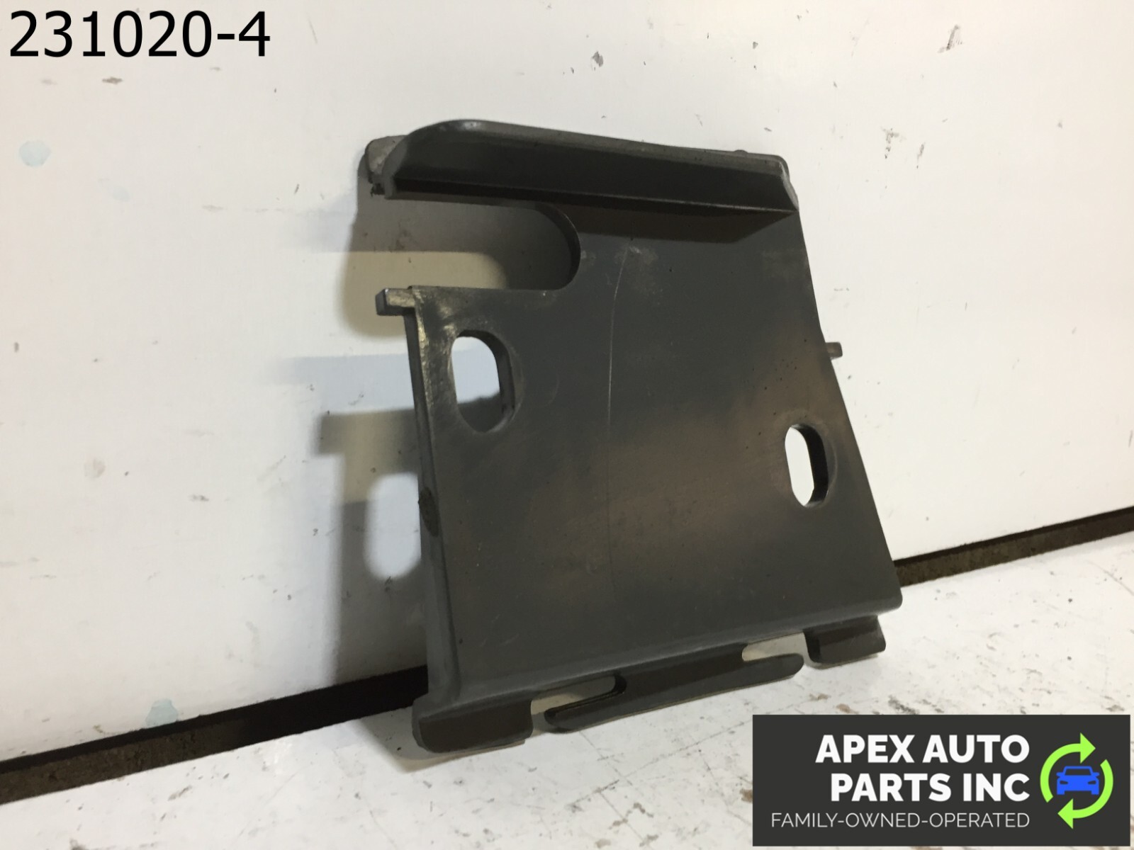 OEM 1990 Cadillac Allante Rear Bumper Mount Bracket - Image 3