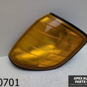 OEM 1993 Mercedes 300SE 3.2L Turn Signal Light Lamp Fender Mtd Left Lh