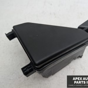 OEM 2004 Lexus LS430 4.3L  ENGINE FUSE RELAY BOX