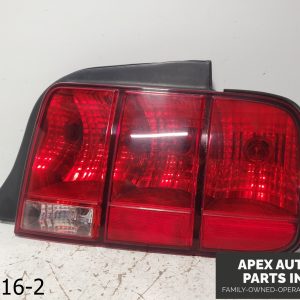 OEM 2005-2014 Ford Mustang 4.0L RH TAILLIGHT W WIRING HARNESS