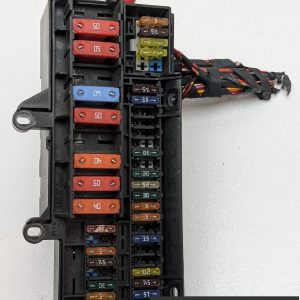 OEM 2005 BMW 745Li 4.4L Front Dash Fuse Relay Distribution Box