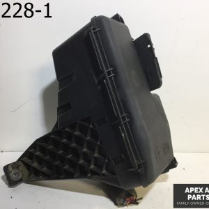 OEM 2005 Volvo XC90 FRONT UNDER HOOD ENGINE MOTOR BAY FUSE RELAY BOX BLOCK