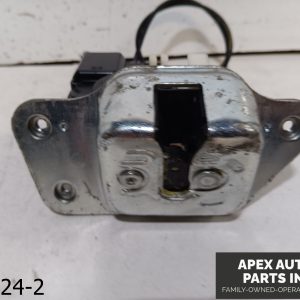 OEM 2006-2010 Jeep Commander 3.7L Left Rear Door Latch Trunk Door Latch