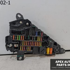 OEM 2006 BMW 530xi 3L Trunk Mounted Fuse Box Power Junction Block