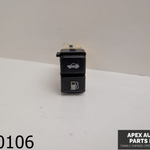 OEM 2006 Lexus IS350 3.5L TRUNK Opener FUEL lid PUSH SWITCH 84840-33050