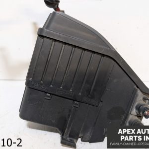 OEM 2007-2014 Volvo XC90 3.2L Fuse Box Assembly Engine Compartment