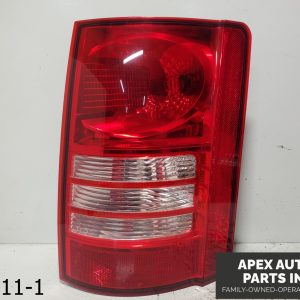OEM 2008-2016 Chrysler Town & Country 3.3L Tail Light Lamp Passenger Right RH