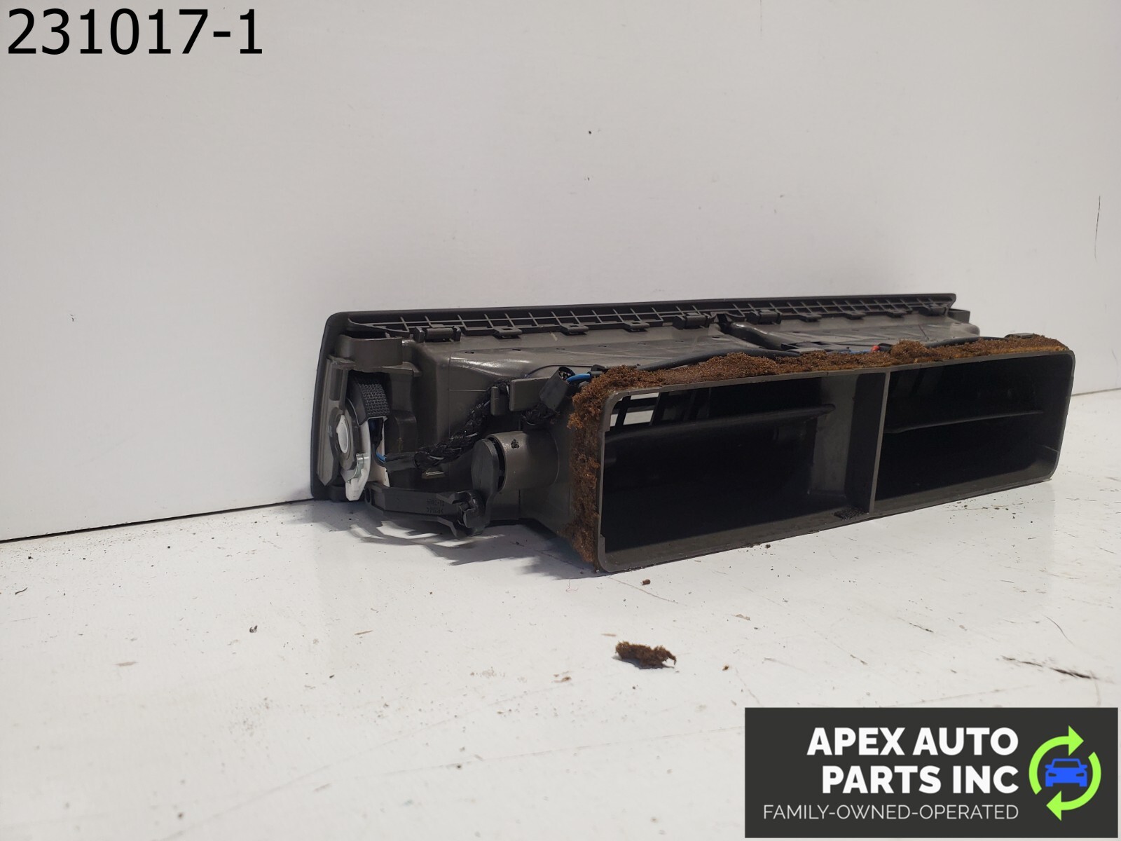 OEM 2008 Audi A4 CENTER CONSOLE REAR AIR VENT - Image 5