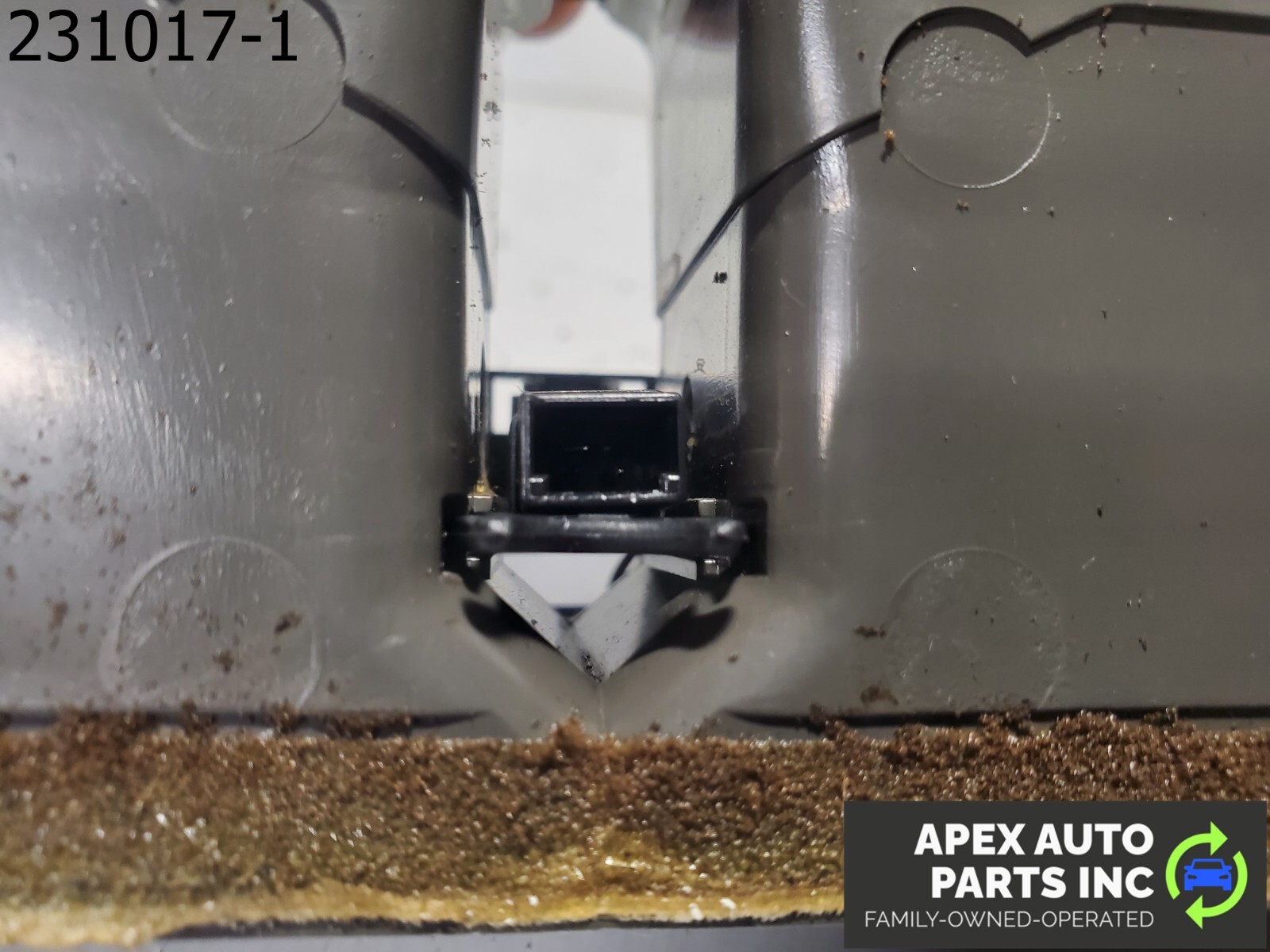 OEM 2008 Audi A4 CENTER CONSOLE REAR AIR VENT - Image 9