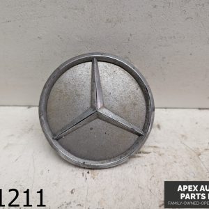 OEM 2008 Mercedes ML350 3.5L Front Center Cap