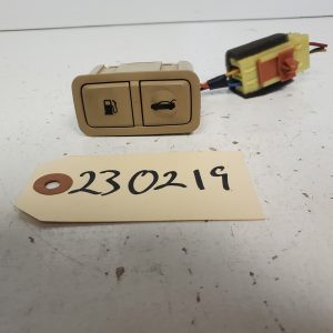 OEM 2011-2014 HYUNDAI SONATA GAS/TRUNK RELEASE SWITCH