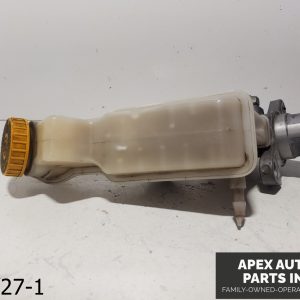 OEM 2012-2016 Chevrolet Sonic 1.8L  Brake Cylinder Reservoir and Cap