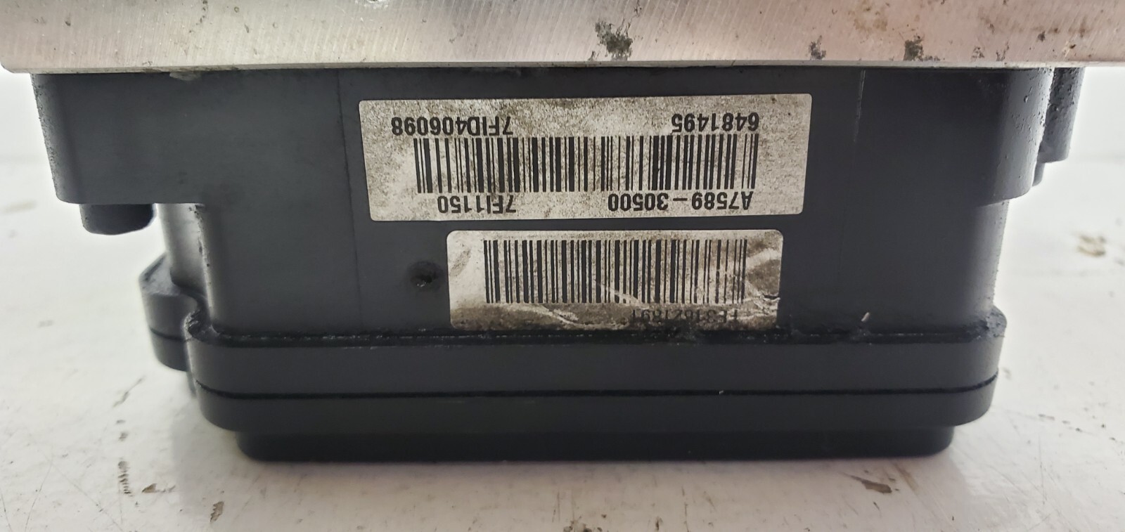 OEM 2014 - 2016 Kia Forte Abs Anti Lock Brake Pump Control Module 6158945200 - Image 9