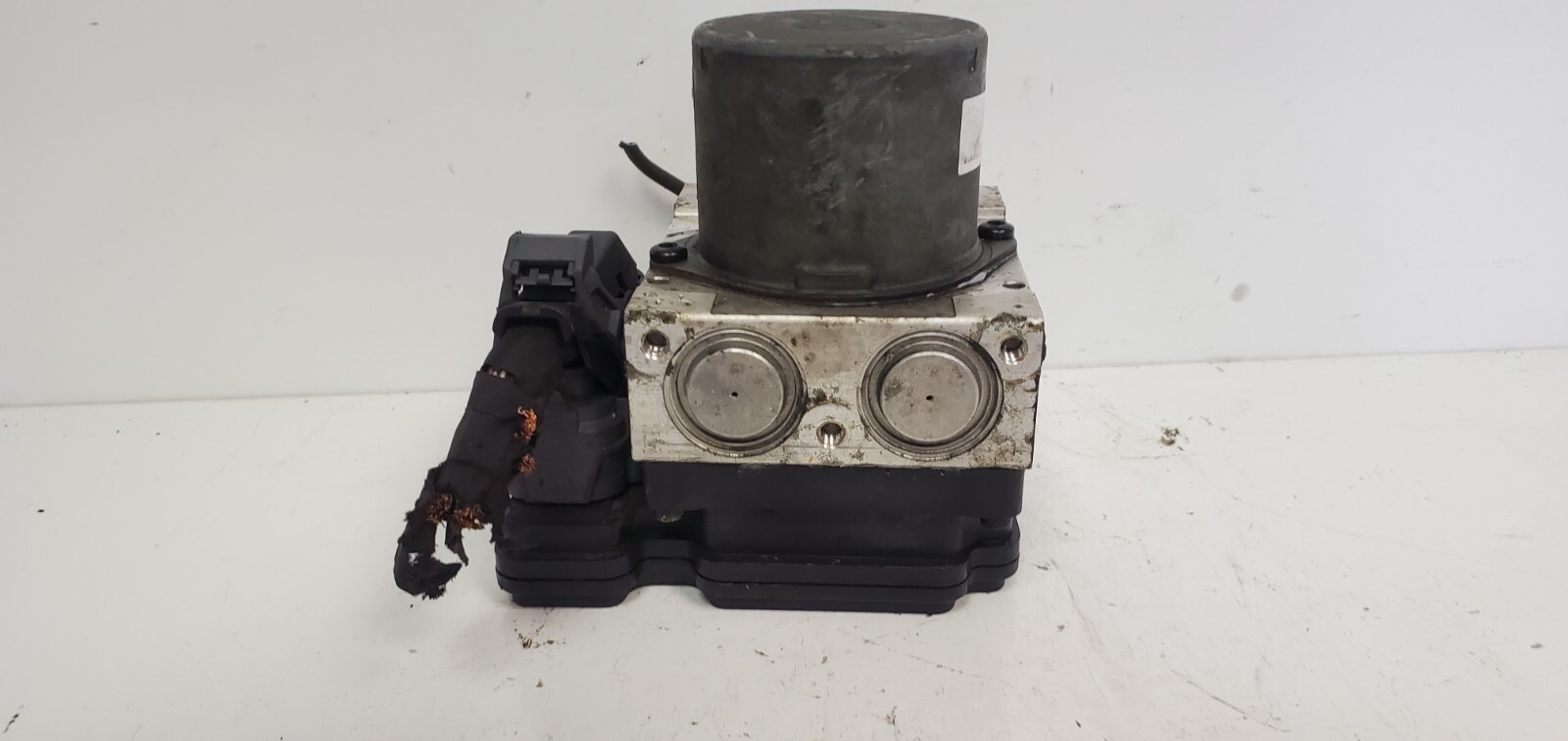 OEM 2014 - 2016 Kia Forte Abs Anti Lock Brake Pump Control Module 6158945200 - Image 10