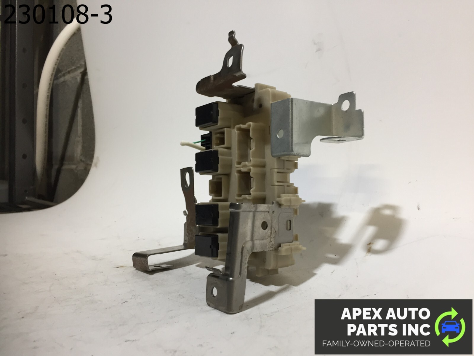 OEM 2014 Infiniti QX60 Left Front Dash Fuse Box - Image 4