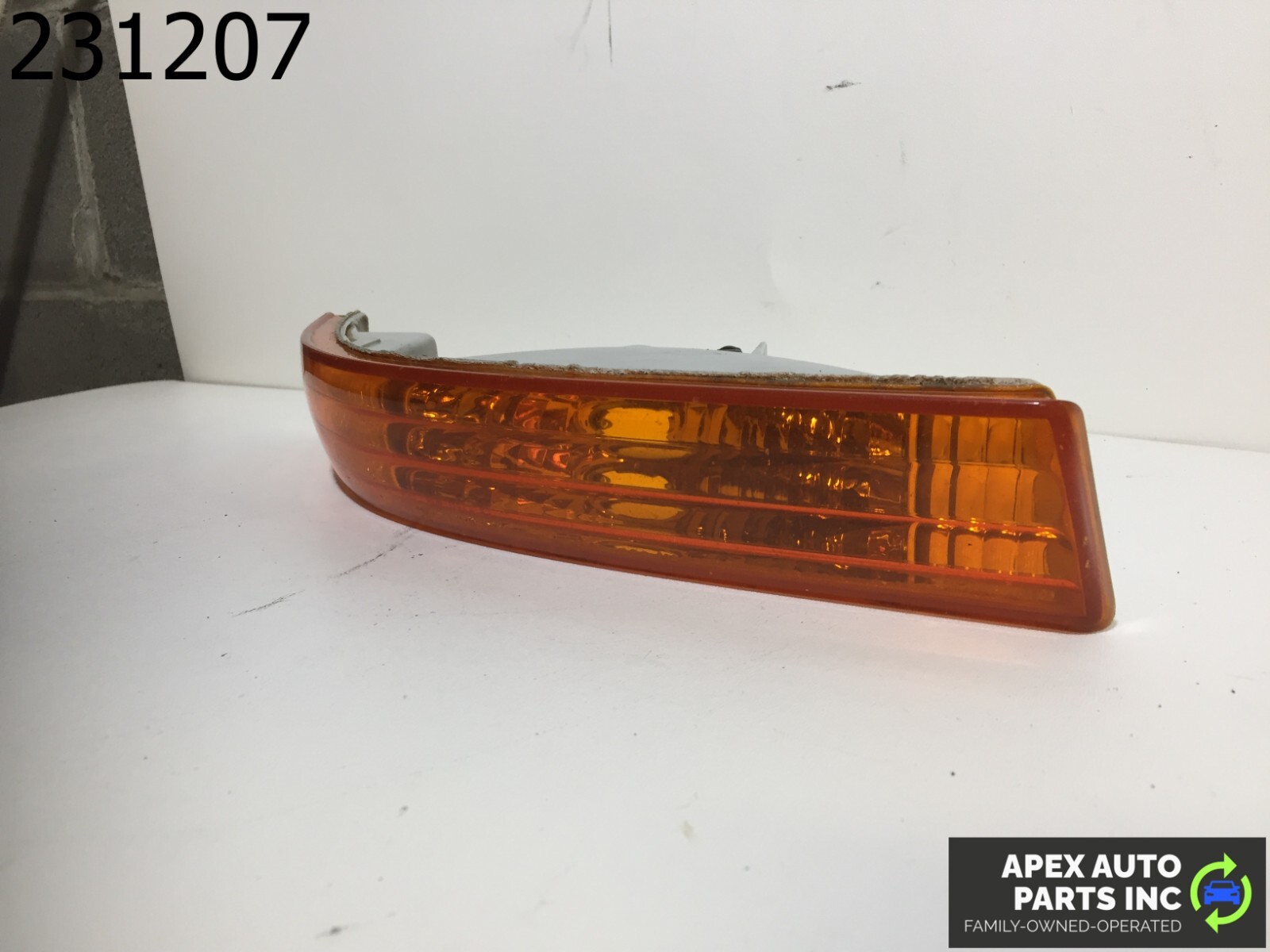 OEM ACURA CL 1999 front passenger bumper turn signal light R 045-4952 - Image 4
