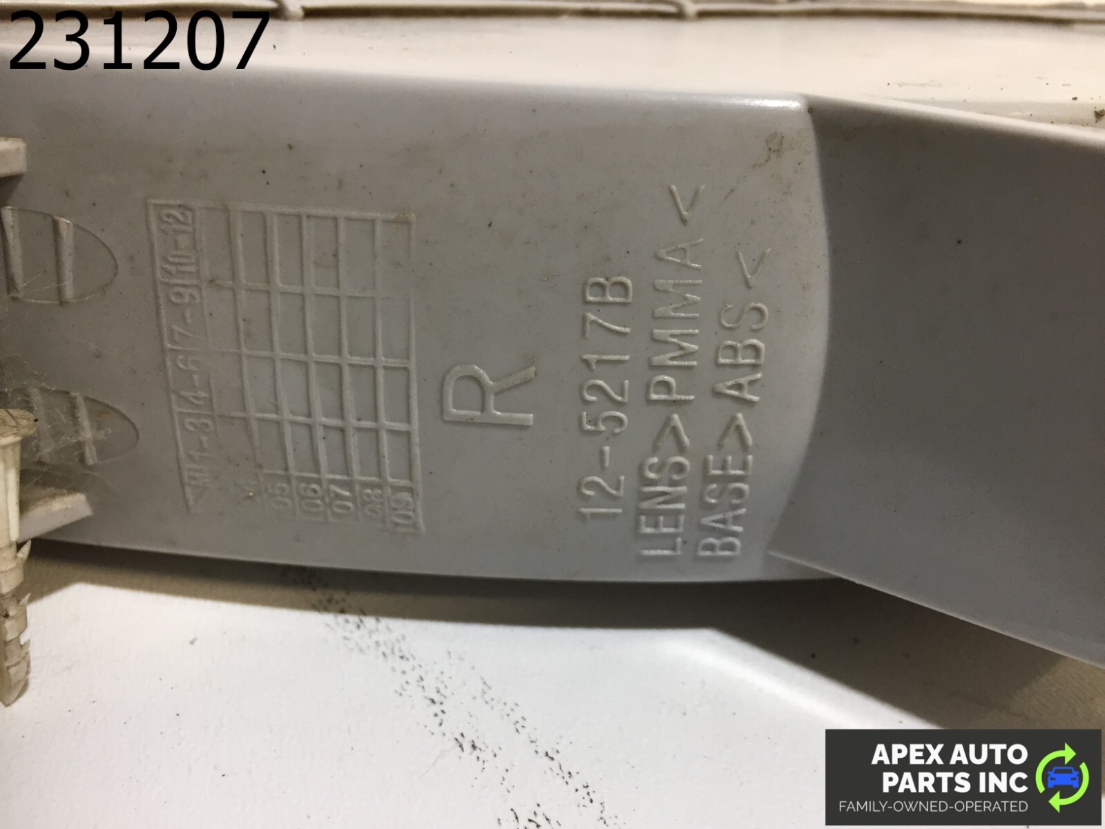 OEM ACURA CL 1999 front passenger bumper turn signal light R 045-4952 - Image 8