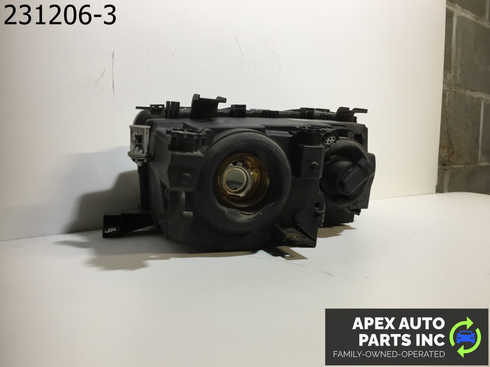 OEM BMW 325i 2004 LEFT XENON TITANIUM HEADLIGHT COMPLETE - Image 6