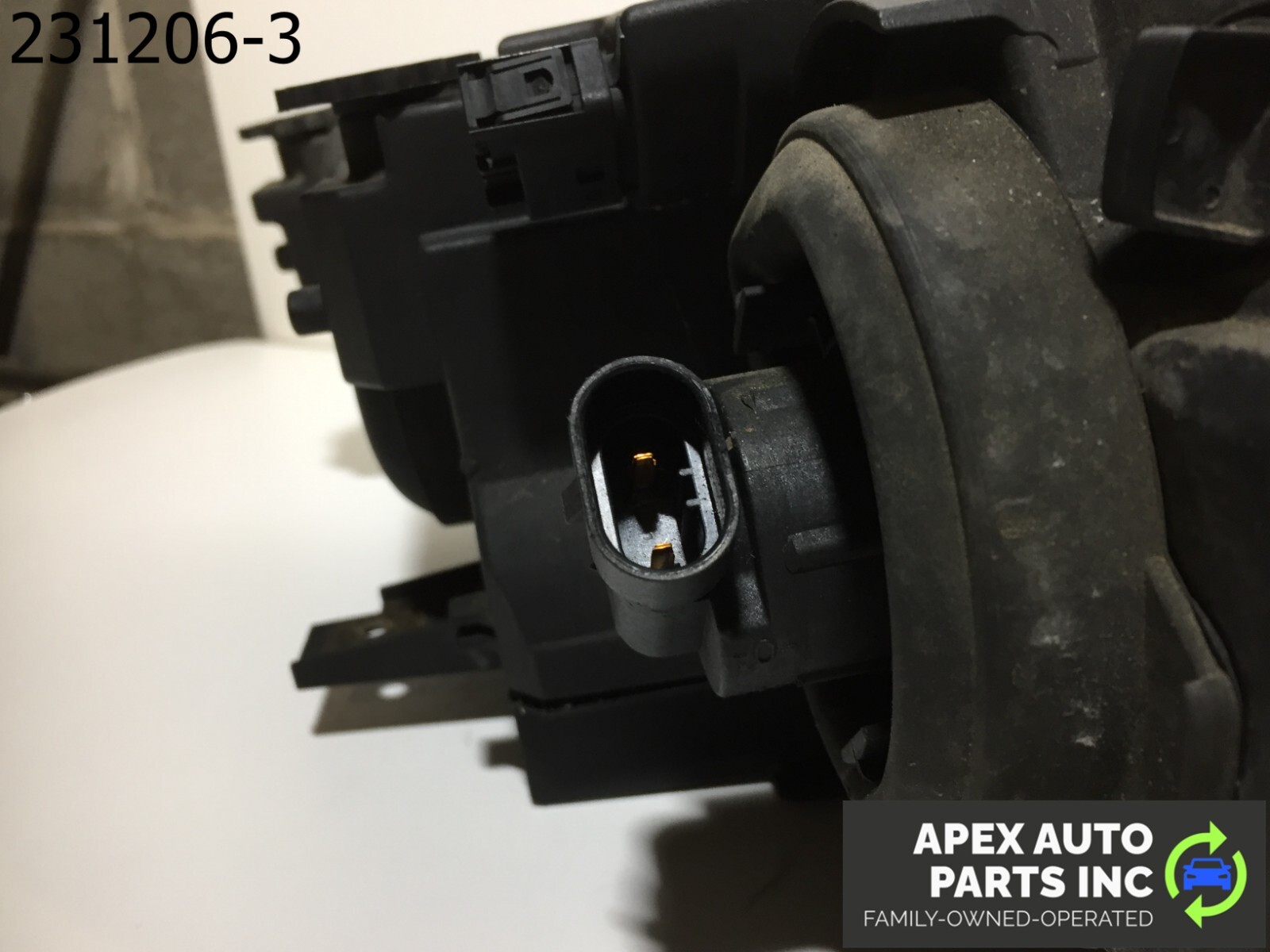 OEM BMW 325i 2004 LEFT XENON TITANIUM HEADLIGHT COMPLETE - Image 9