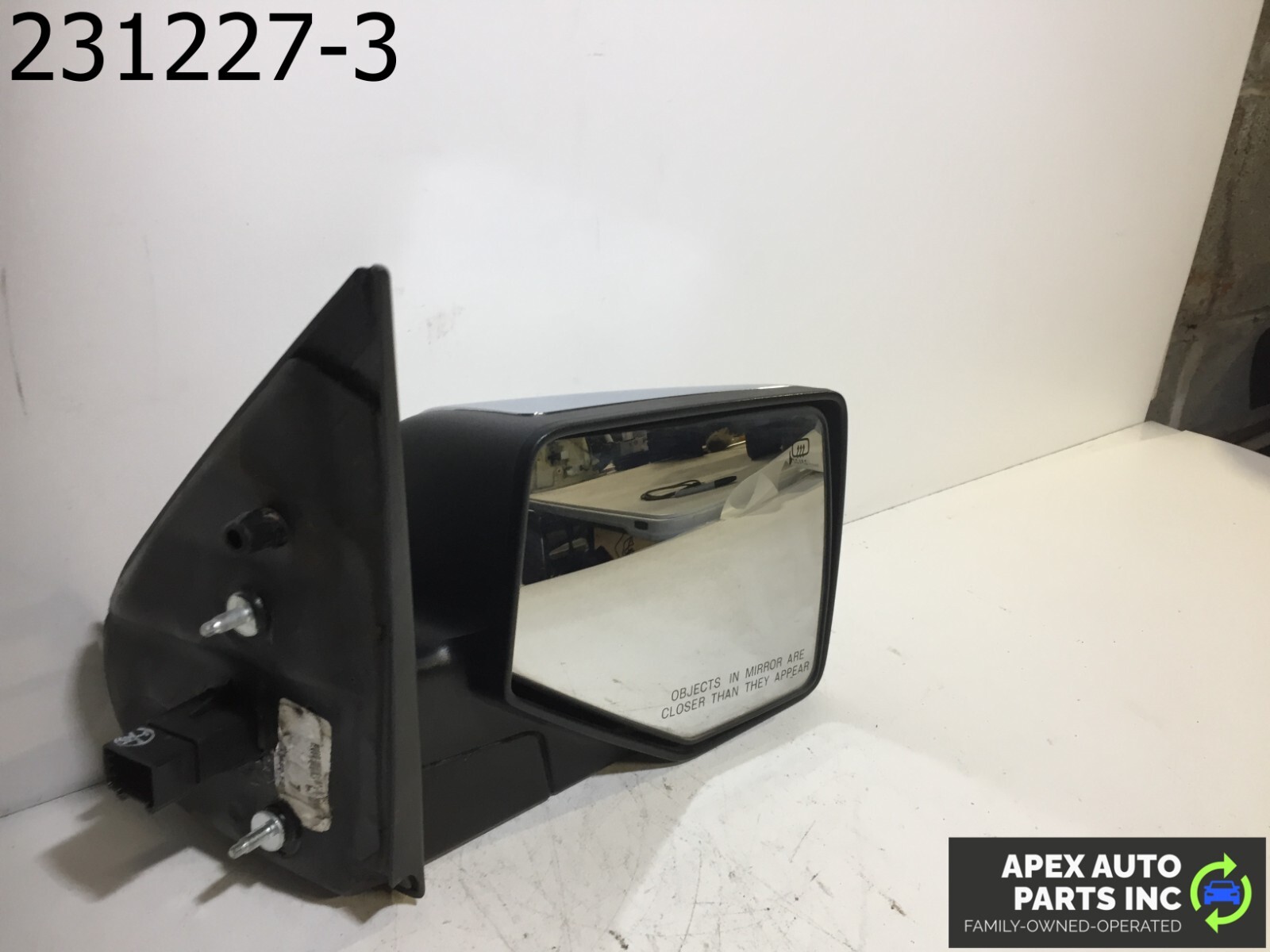 OEM Ford Expedition 2009 Right Passenger Side Mirror - Image 4