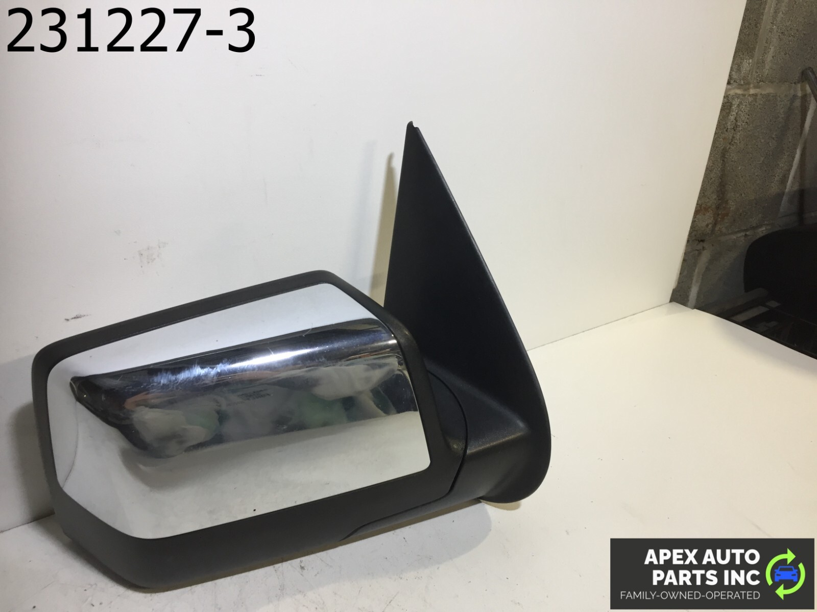 OEM Ford Expedition 2009 Right Passenger Side Mirror - Image 6
