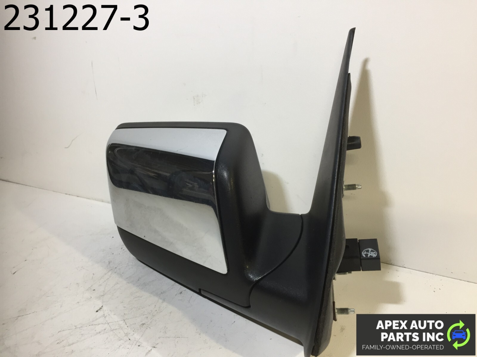 OEM Ford Expedition 2009 Right Passenger Side Mirror - Image 7