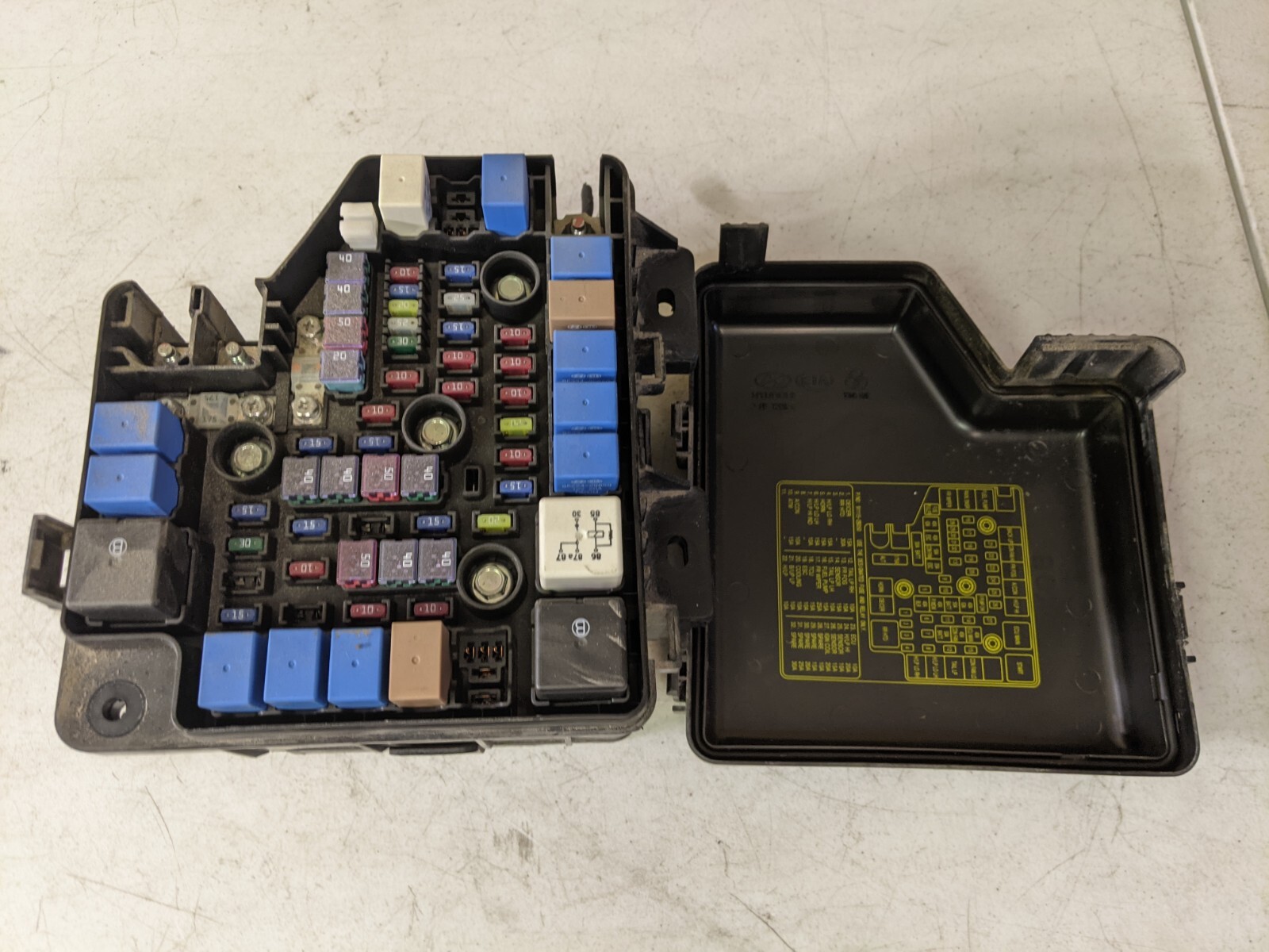 OEM Fuse Box Engine Compartment Fits 2010 2011 2012 SANTA FE 1544259 - Image 4