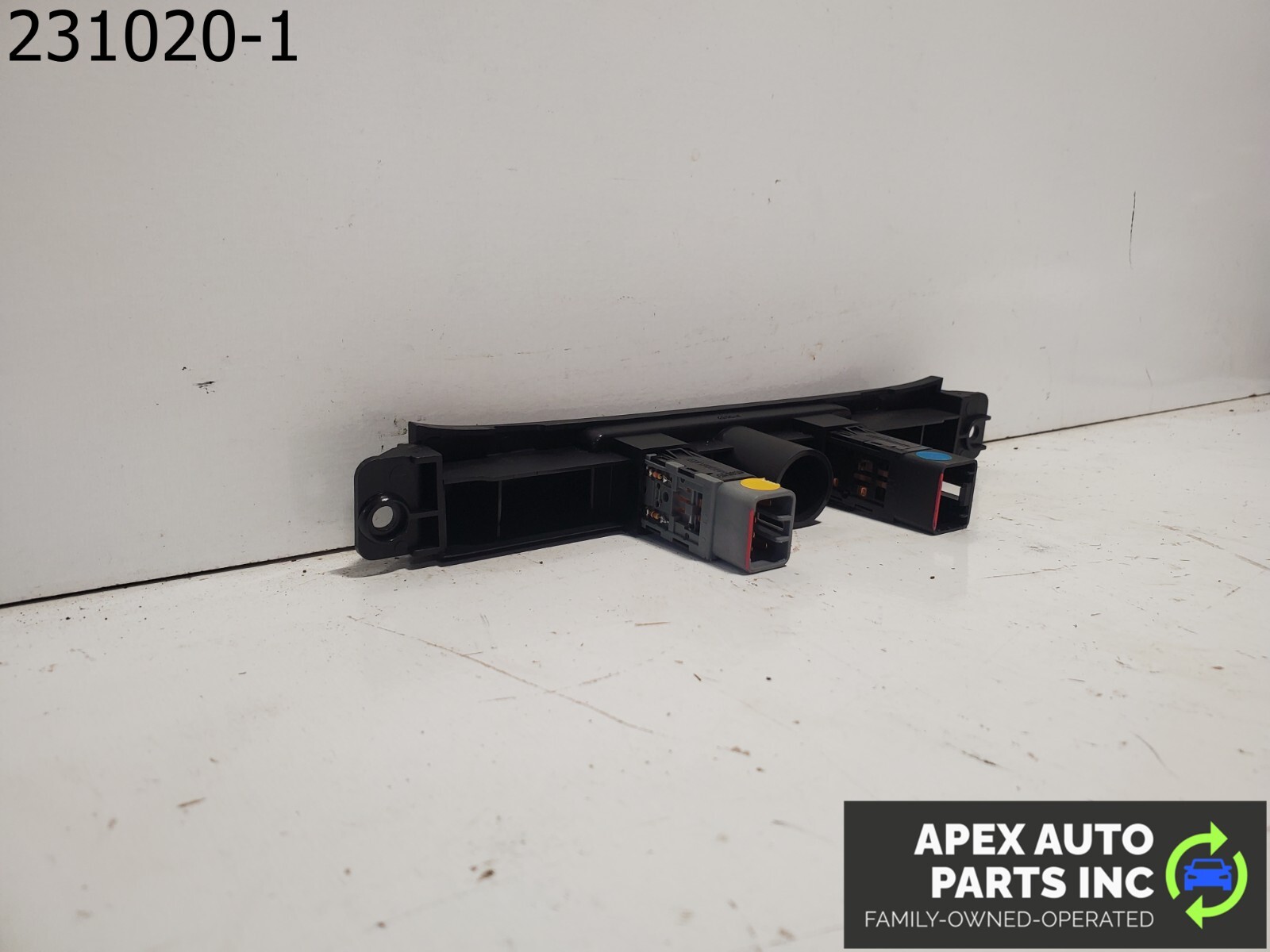 OEM Kia Sedona 08 Rear Windshield Wash ESC Switch OEM Part 93700-4D200 - Image 5