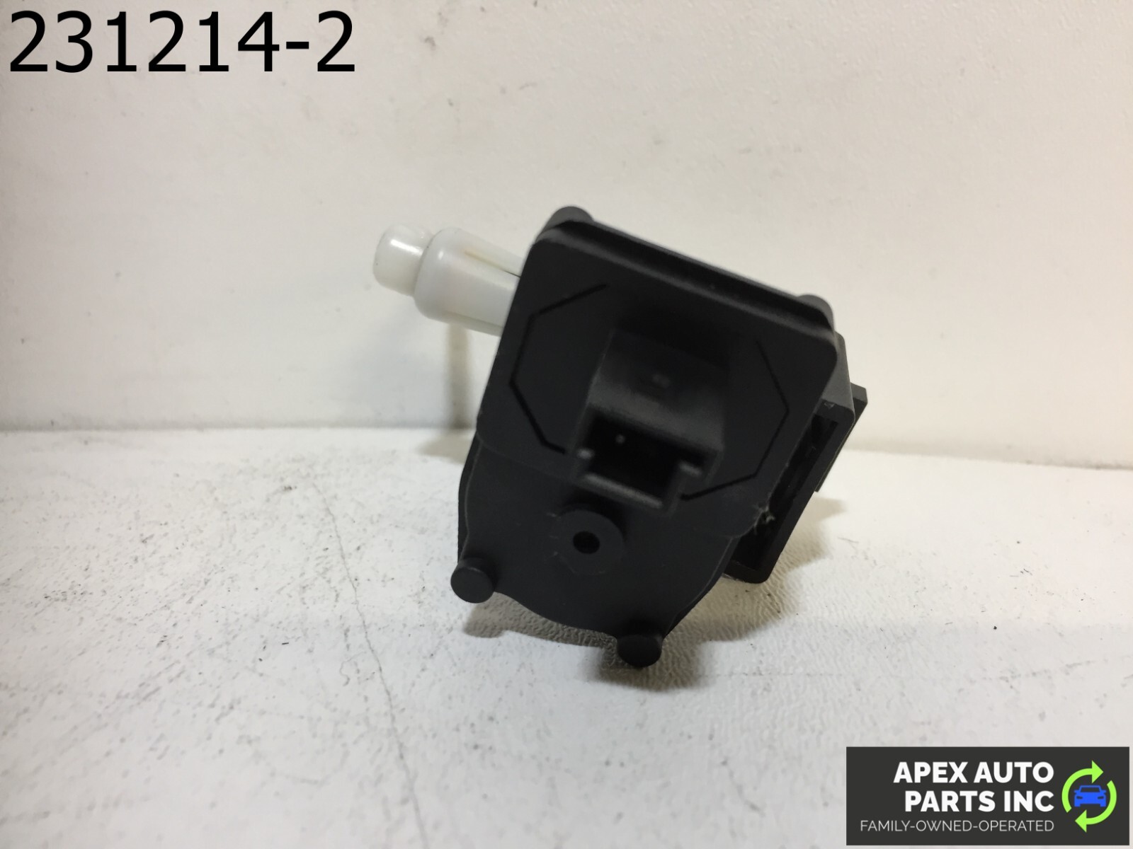 OEM Mercedes C230 2006 Fuel Purge Valve Solenoid - Image 8