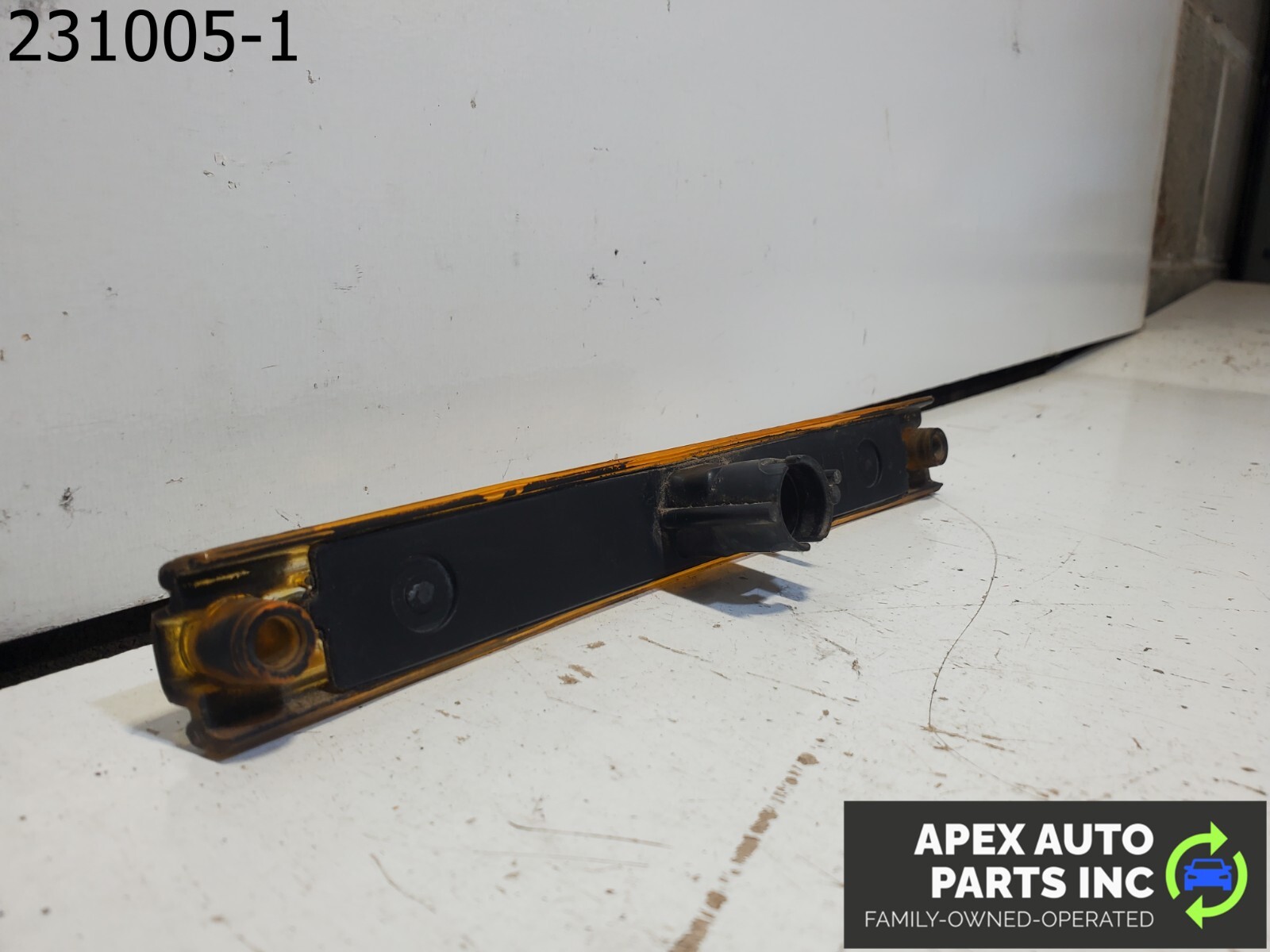 OEM Pontiac Fiero 1985 AUTOMATIC RIGHT BACK SIDE MARKER OEM - Image 7